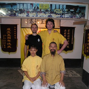Pavel Macek s dlouholetým kamarádem a starším kung-fu bratrem Ivanem Rzounkem Sifu v Číně