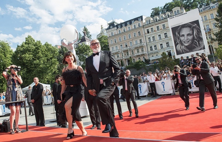 Prezident Mezinárodního filmového festivalu v Karlových Varech Jiří Bartoška s manželkou Andreou