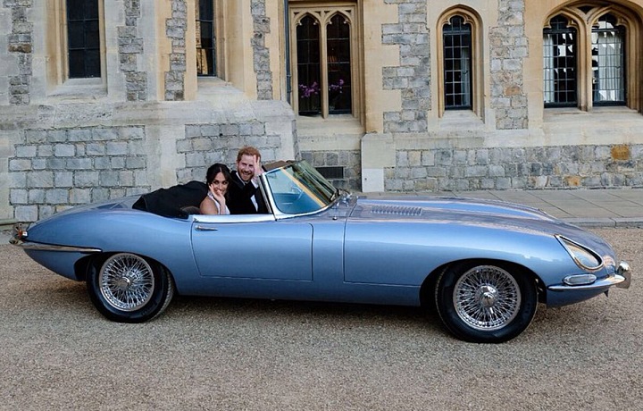 Meghan a Harry Jaguar E Type Zero