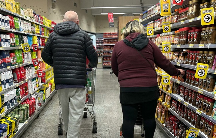 Za nakupování v supermarketu si poslední dobou připlatíme