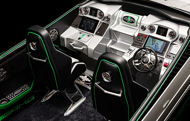50' Marauder GT R - kokpit