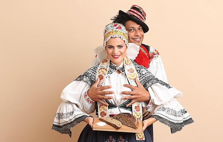 Ornella Koktová a Alex Damazio