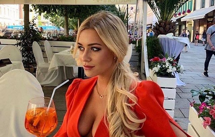 Dominika Myslivcová s Aperolspriz
