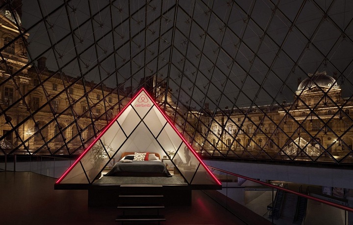 Mini-pyramida v Louvru