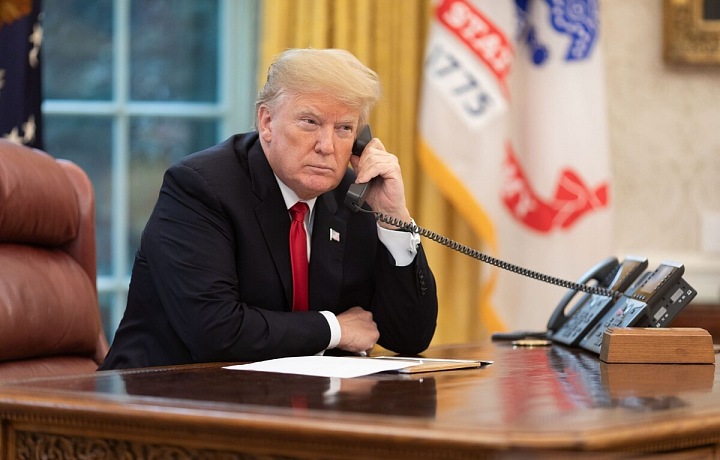 Dosluhující americký prezident Donald J. Trump