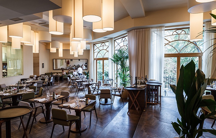 Interiér restaurace Aromi