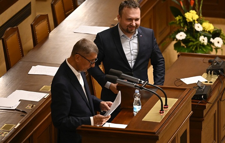 Andrej Babiš a Marián Jurečka ve Sněmovně.