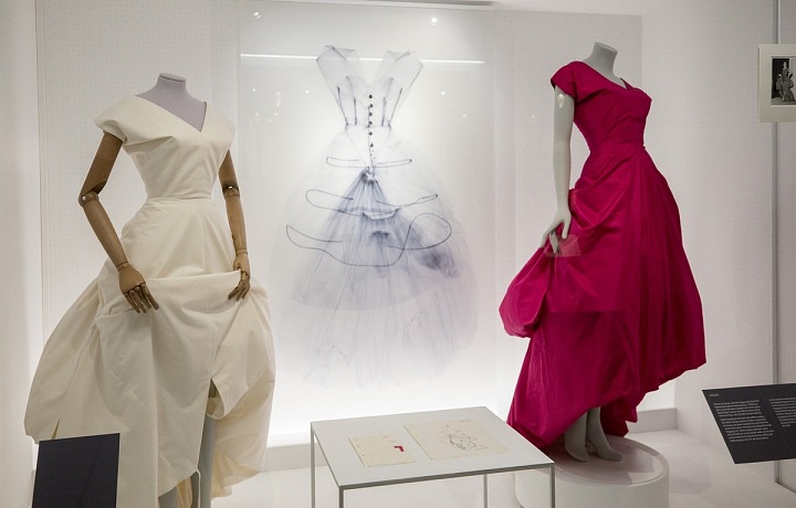 Balenciaga - Shaping Fashion, Victoria and Albert Museum, Londýn