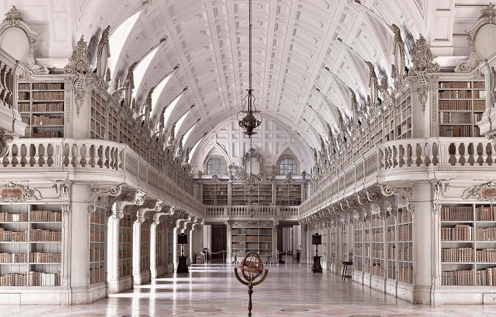 Knihovna do Convento de Mafra, Portugalsko