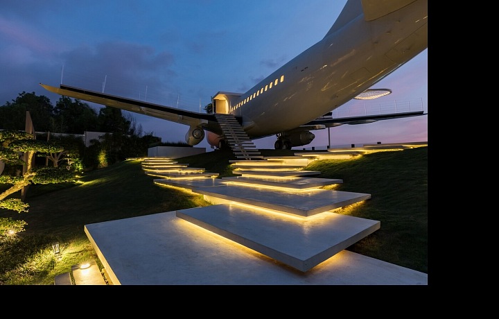 Co dělat s padajícími a vadnými boeingy? Udělat se z nich dají restaurace nebo luxusní hotely u moře