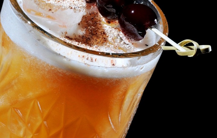 Bugsy's rum punch