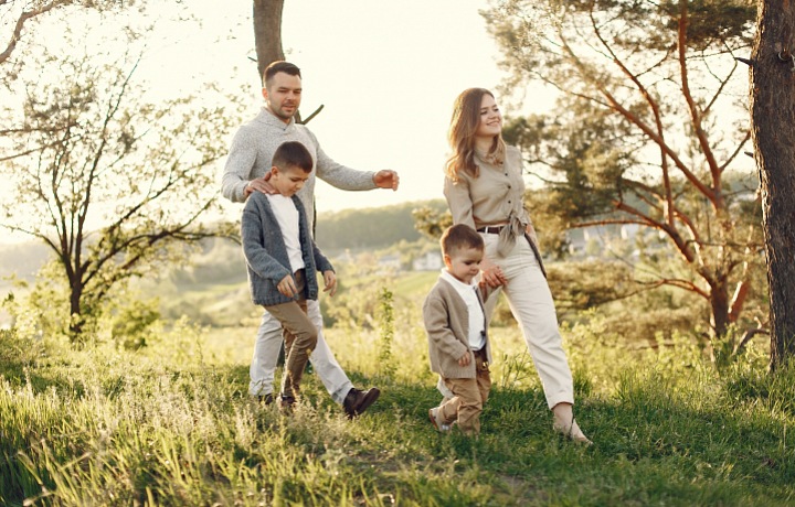 Bydlení nedaleko Prahy je ideální pro rodiny, které chtějí bydlet v blízkosti přírody.