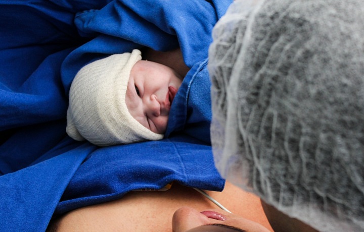 Rodí se čím dál méně dětí