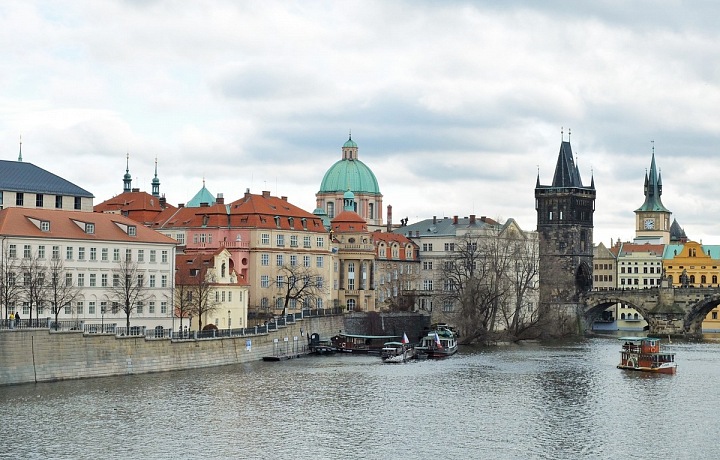 Alšovo nábřeží