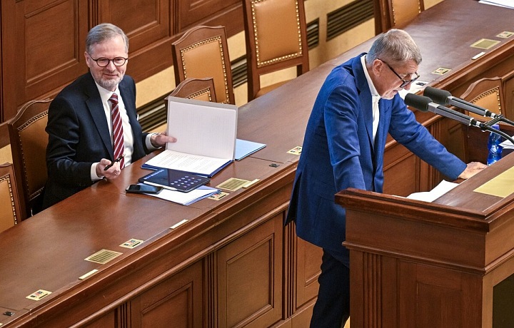 Petr Fiala a Andrej Babiš během jednání Sněmovny