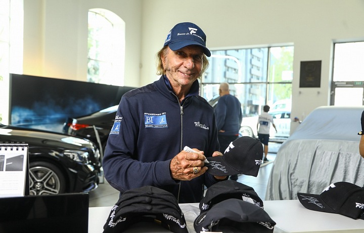 Emerson Fittipaldi při návštěvě Prahy