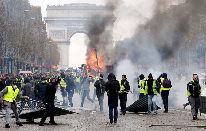 Demonstrace v Paříži
