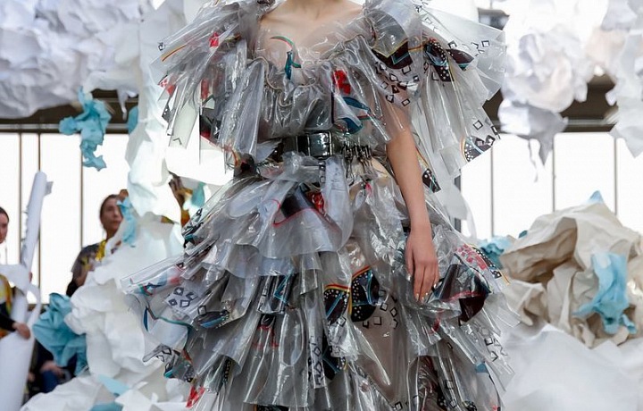 Kolekce SS19 ve spolupráci Vivienne Westwood a Andrease Kronthalera.