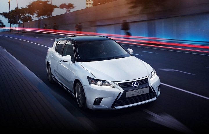 Hybridní vůz automobilky Lexus