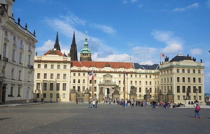 Hradčanské náměstí