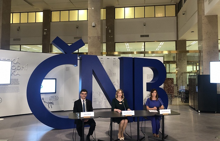 Tisková konference bankovní rady ČNB.