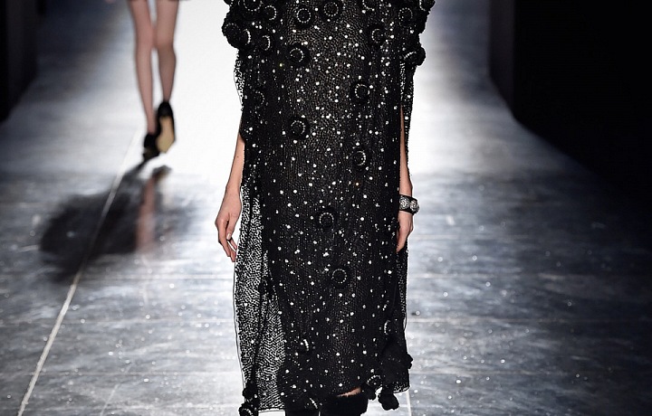 Třpytivý Christopher Kane FW 2018