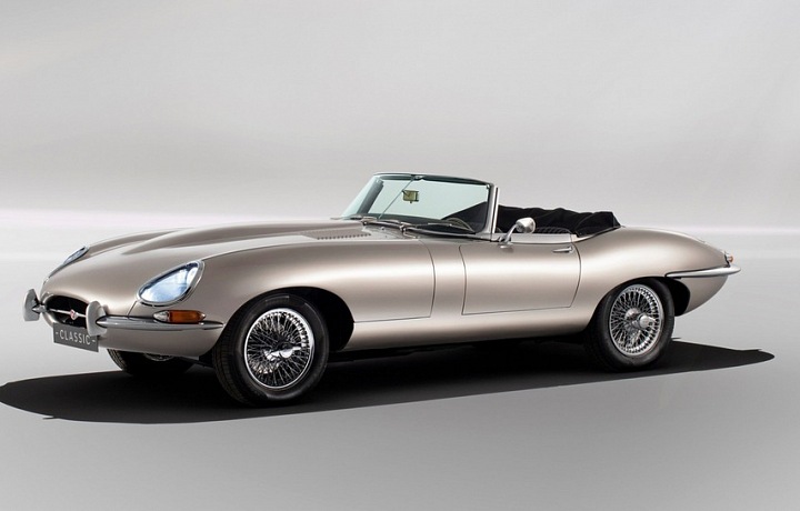 Luxusní auto Jaguar E Type Zero