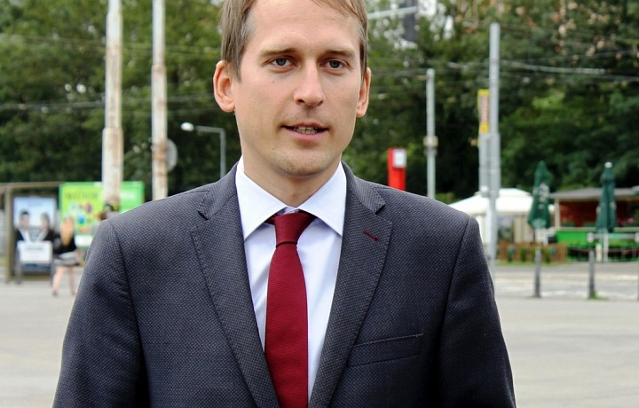 Jan Čižinský je považován za takového politika dobrodince. 