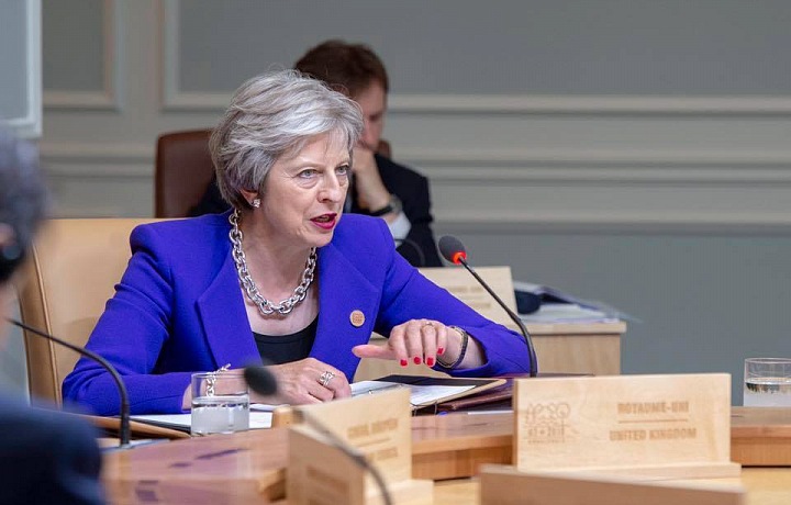 Nekompromisní Theresa Mayová