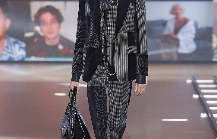 Muž na přehlídce Dolce & Gabbana 