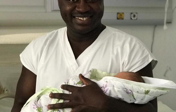 Porodník a gynekolog Patrice Awonseba Baba Musah