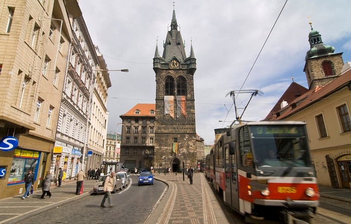 Jindřišská věž je jednou z dominant města
