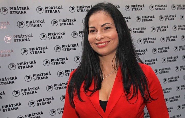 Zuzana Klusová - kandidátka do Evropského parlamentu za piráty.