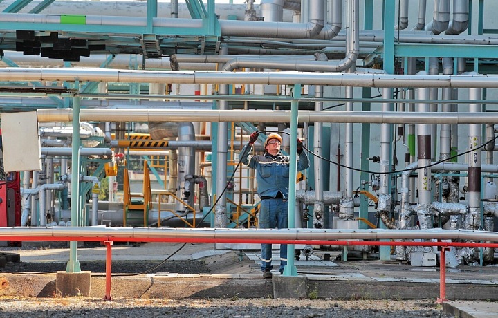 Postupně se odstraňují následky nočního výbuchu v chemičce