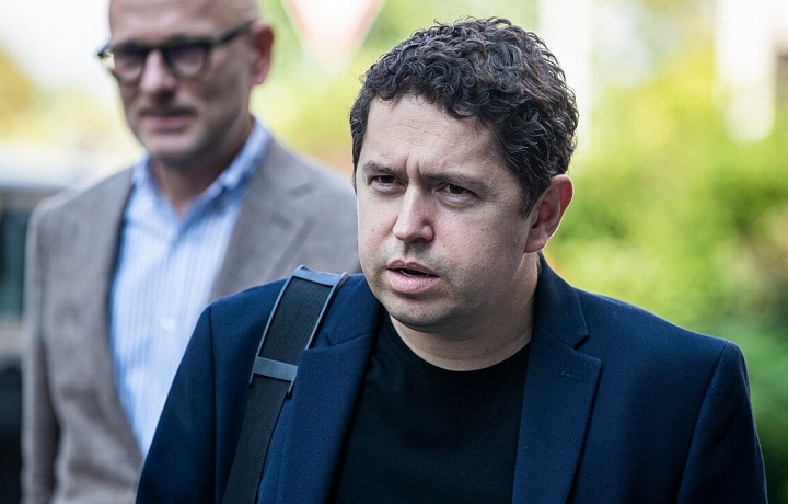 Kvůli soudu se Babiš mladší vrací ze Švýcarska