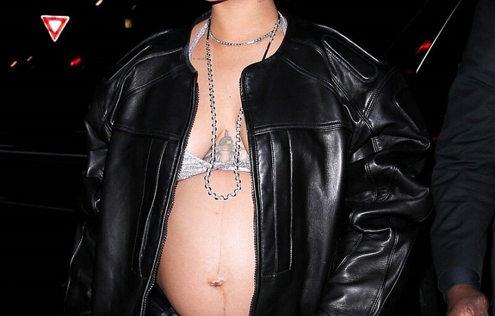 Rihanna netrácí styl ani v těhotenství. 