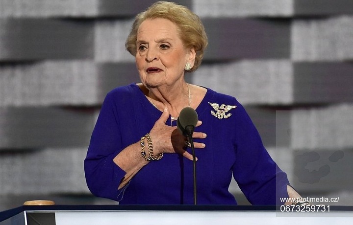 Lidé se dnes naposledy rozloučí s bývalou šéfkou americké diplomacie 