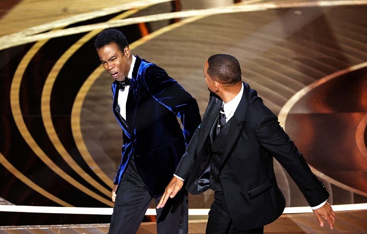 Facka z Oscarů, která oblétla svět. Will Smith se za ni omluvil. 