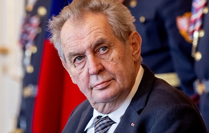 Miloš Zeman podepsal novelu o spotřební dani. 