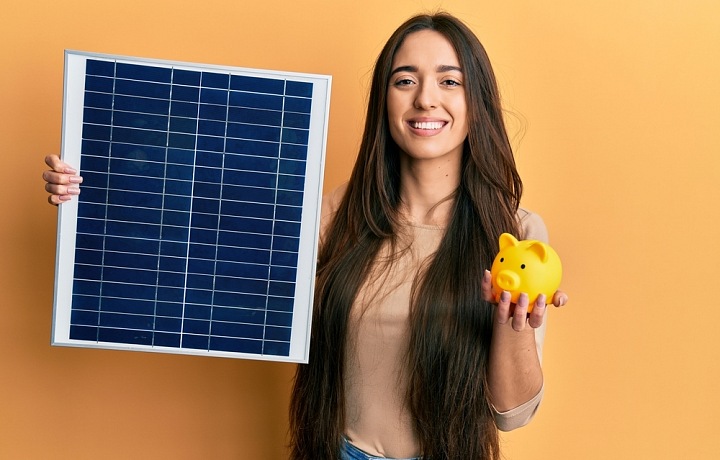 Pokud je projekt dobře navržen, fotovoltaika se vyplatí každému rodinnému domu. 