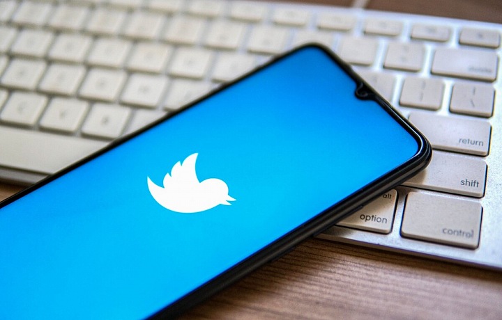 Elon Musk čeká na informace od Twitteru. 