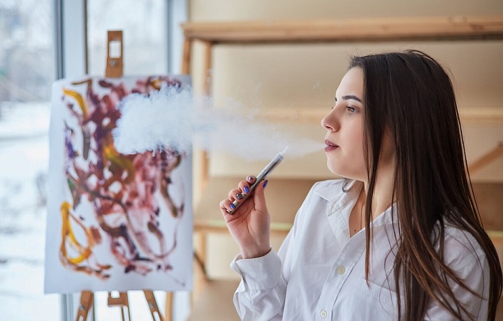 Alternativy klasických cigaret jsou stále oblíbenější mezi dětmi 