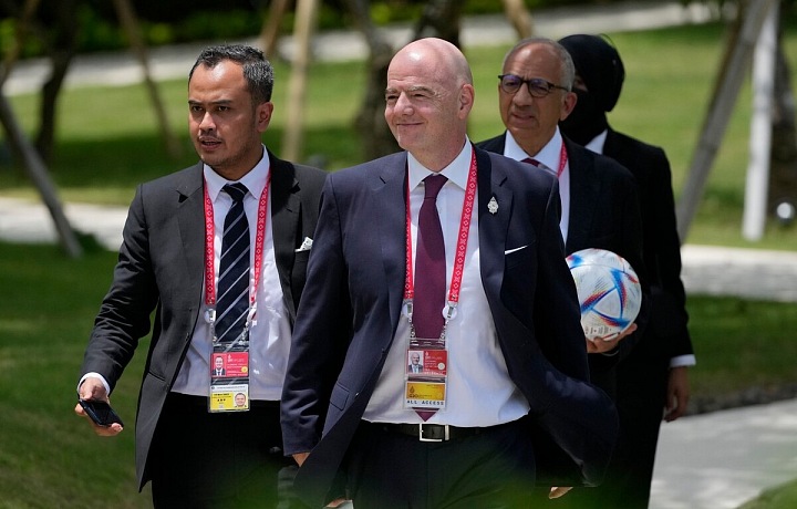 Šéf FIFA obhajuje konání mistrovství v Kataru