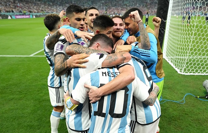 Argentinci postupují do finále