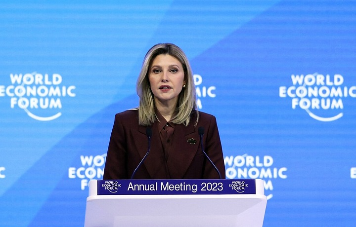 Manželka ukrajinského prezidenta vystoupila na fóru v Davosu
