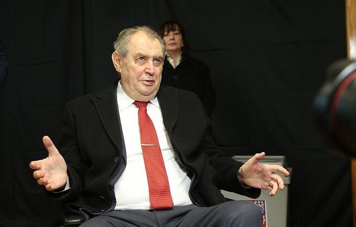 Zeman se loučí s úřadem