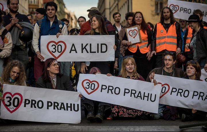 Aktivisté požadují zpomalit i v Praze