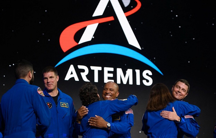 Posádka mise Artemis