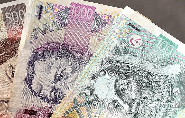 Mzdy se měly kvůli inflaci reálně snížit