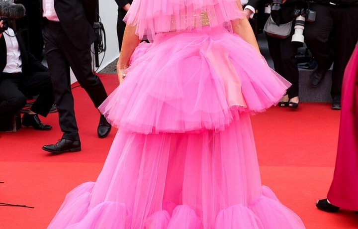 Hofit Golan v růžových Barbie šatech!